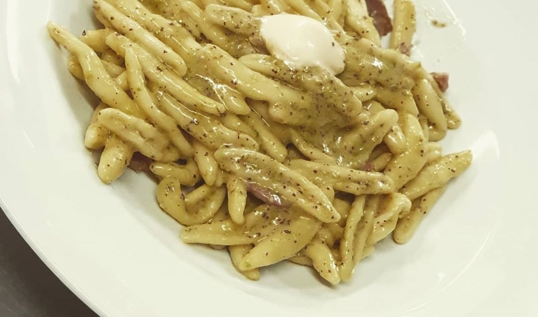 Raschiatelli, pesto di pistacchio e ventresca di Stigliano. Come preparare questo gustosissimo primo!