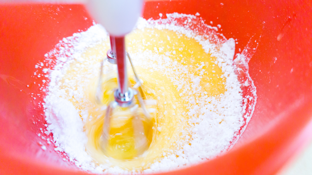 Preparazione della torta al miele