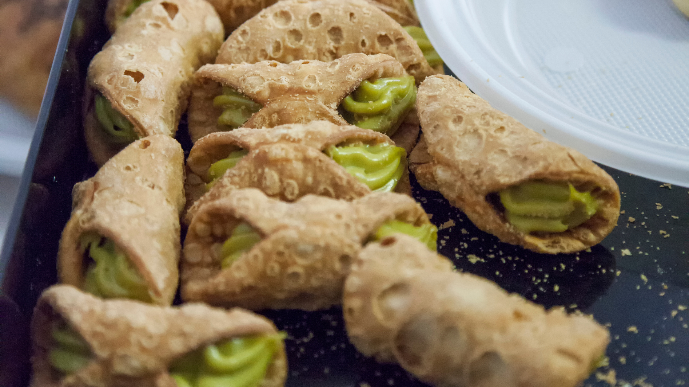 cannolo salato al pistacchio