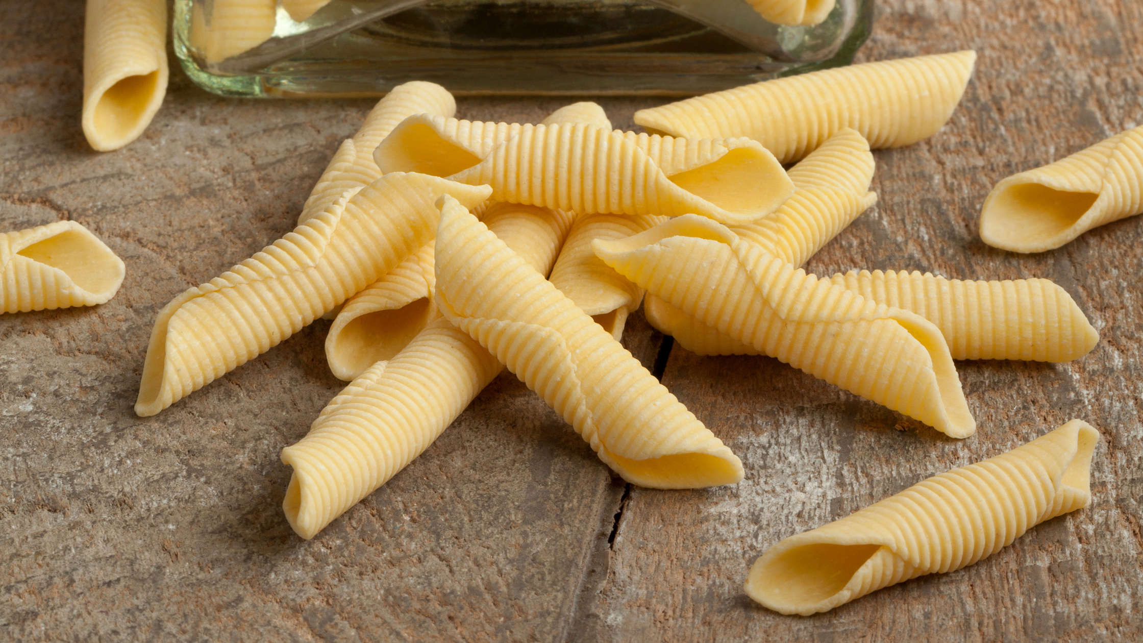 garganelli con asparagi e salsiccia