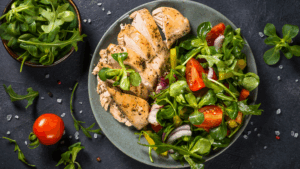 idee per un pranzo leggero insalata di pollo